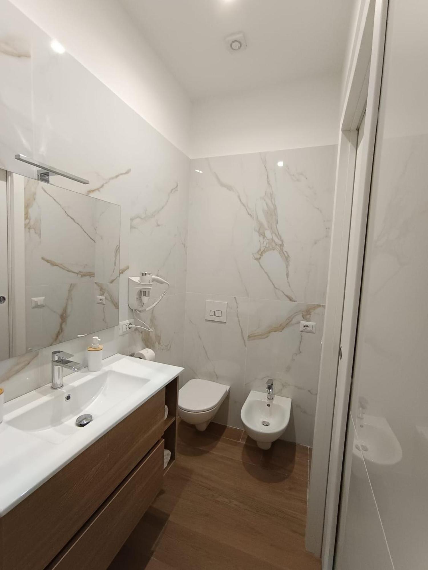 Dimora Crispi 70 Apartment Bari Exterior photo